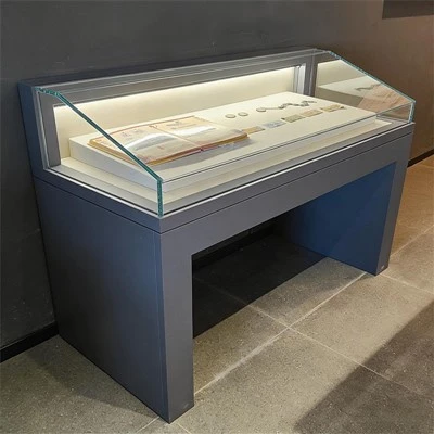 Aparador del museu-de protecció UV